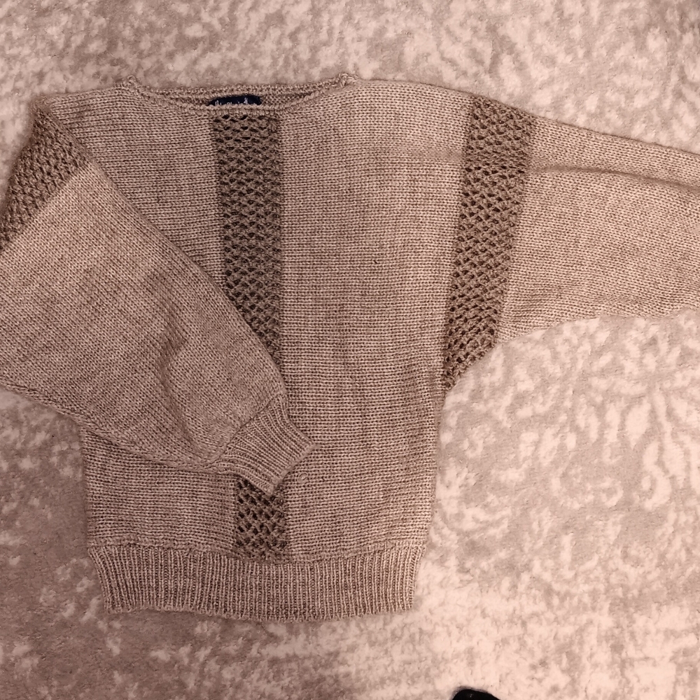 Sweaters,long sleeve medium - Picture 11 of 15